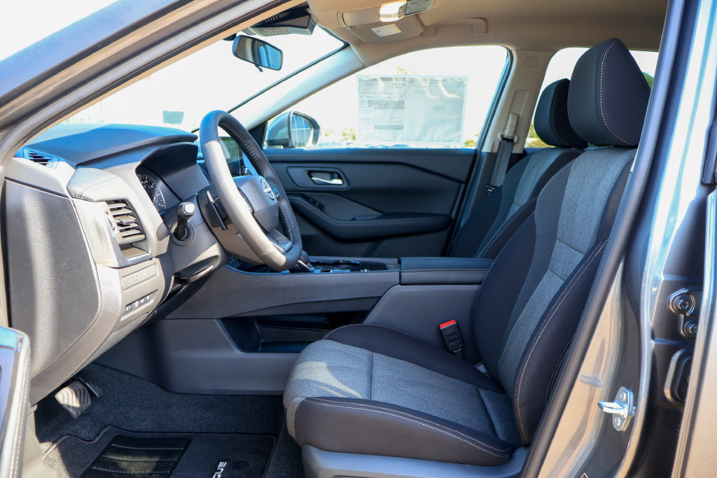 New 2026 Nissan Rogue SV FWD image 7