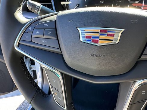 New 2026 Cadillac XT5 Luxury image 24