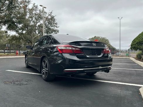 Used 2016 Honda Accord Touring image 6