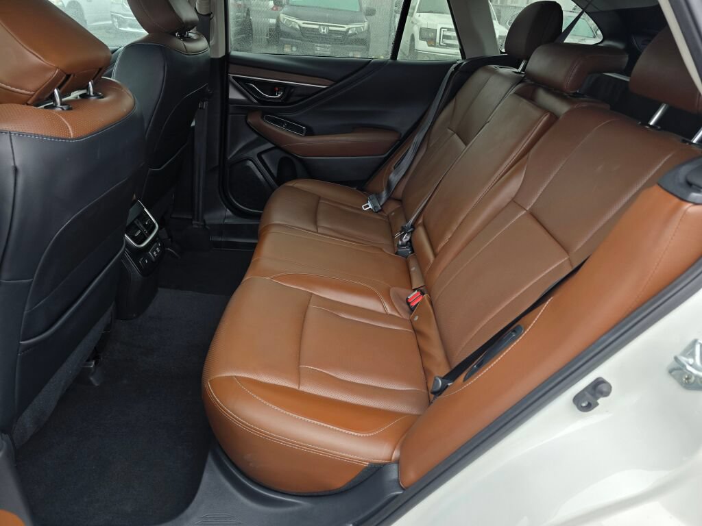 Used 2022 Subaru Outback Touring AWD/4WD image 18