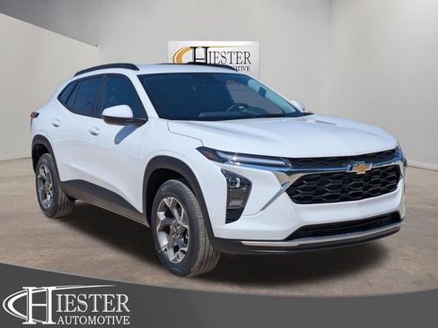 New 2026 Chevrolet Trax LT w/ Driver Confidence Package FWD image 1