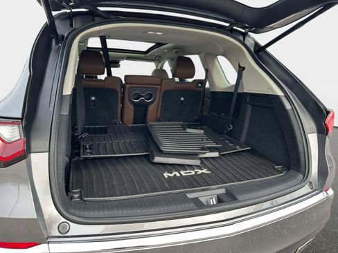 Used 2025 Acura MDX SH-AWD w/ Technology Package image 9