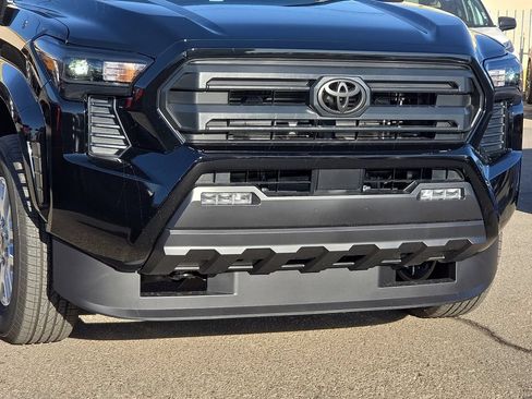 Certified 2026 Toyota Tacoma SR5 AWD/4WD image 8