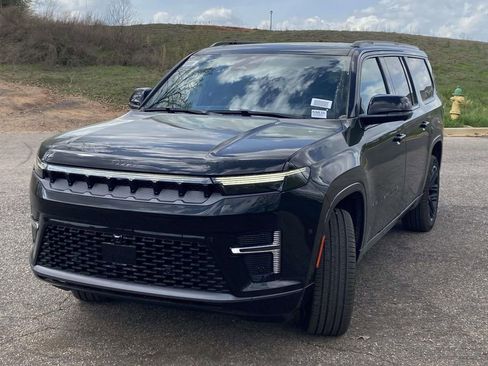 New 2026 Jeep Grand Wagoneer L Limited AWD/4WD image 3