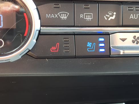 Certified 2022 Ford F250 Platinum AWD/4WD image 22