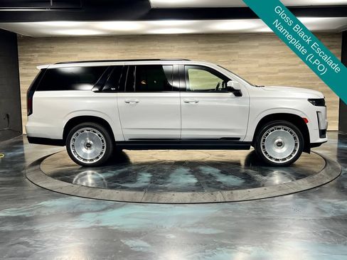 Used 2023 Cadillac Escalade ESV Sport w/ LPO, ONYX Package AWD/4WD image 26