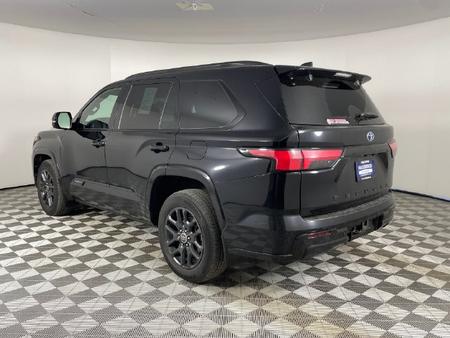 Used 2023 Toyota Sequoia Platinum AWD/4WD image 14