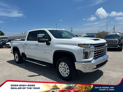 Used 2023 Chevrolet Silverado 2500 LTZ AWD/4WD image 2
