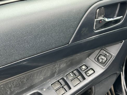 Used 2017 Mitsubishi Lancer ES image 12