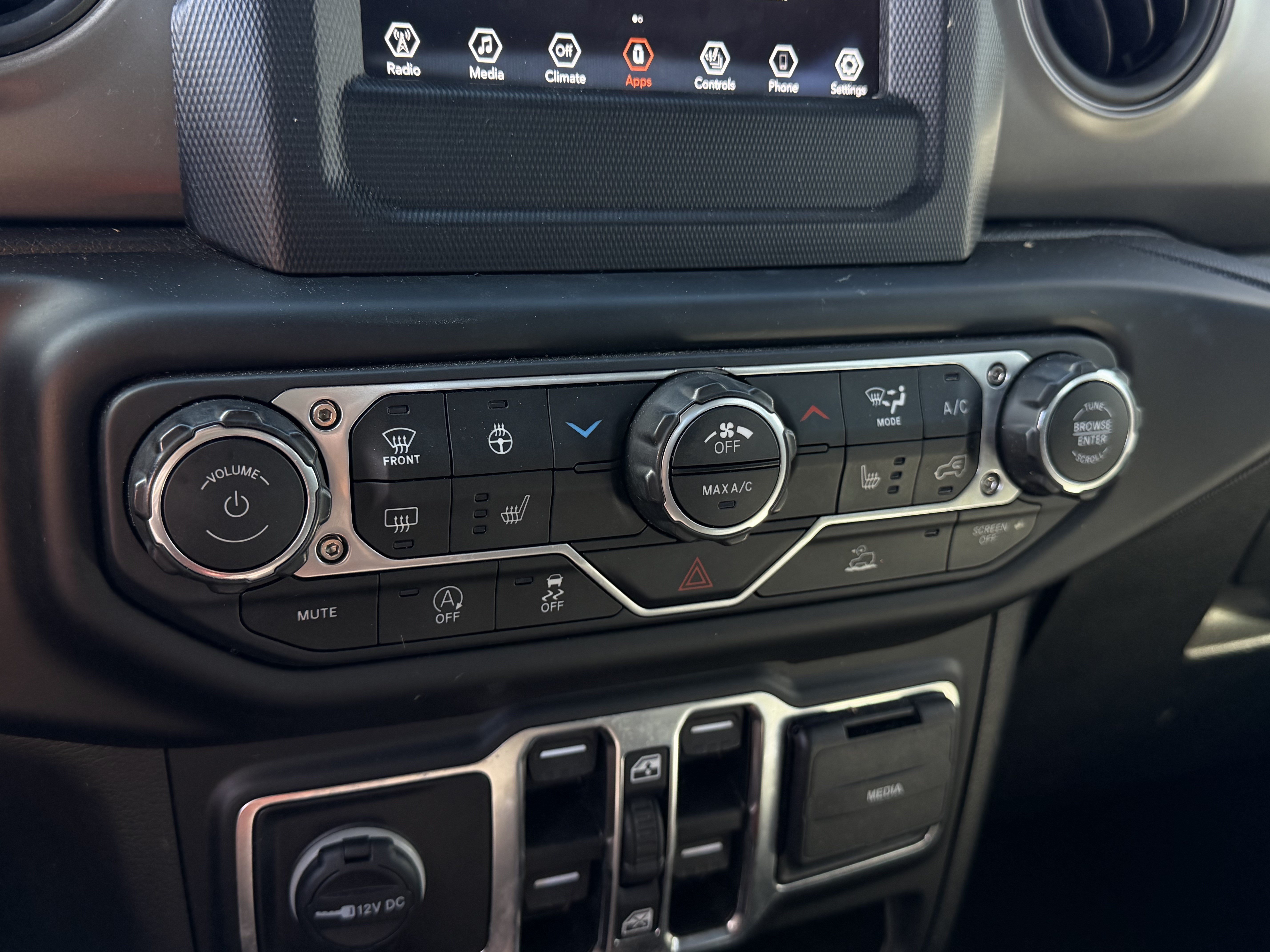 Used 2022 Jeep Gladiator Sport AWD/4WD image 16