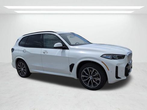 New 2026 BMW X5 xDrive40i w/ M Sport Package AWD/4WD image 2