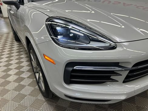 Used 2023 Porsche Cayenne Coupe AWD/4WD image 3