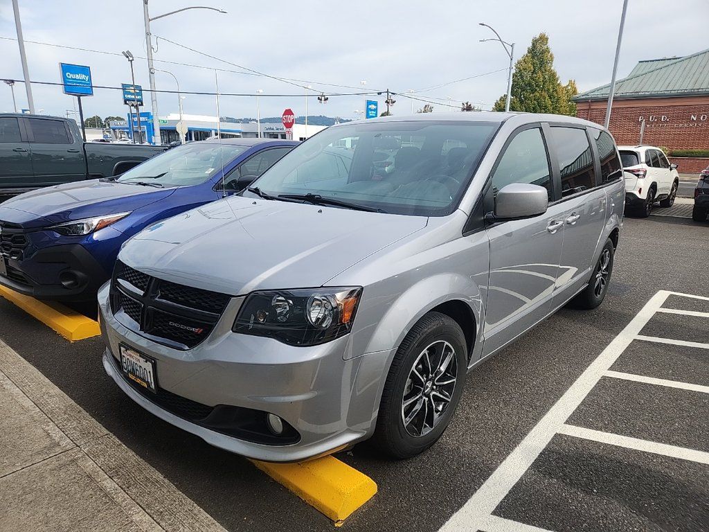 Used 2018 Dodge Grand Caravan SE FWD image 3