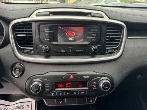 Used 2016 Kia Sorento EX w/ EX Premium Package image 19