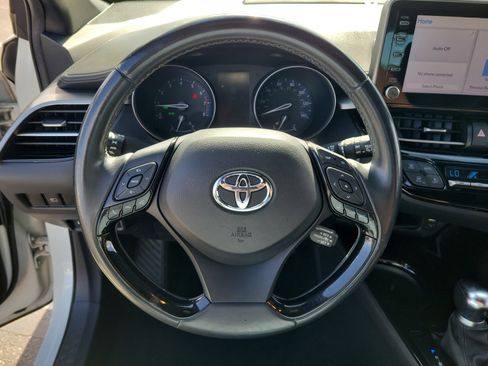 Used 2019 Toyota C-HR XLE FWD image 22