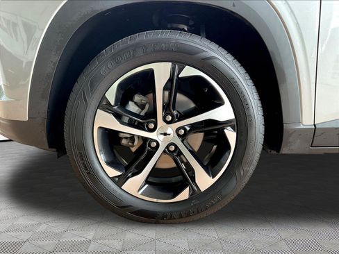 Used 2024 Chevrolet Trax RS FWD image 29