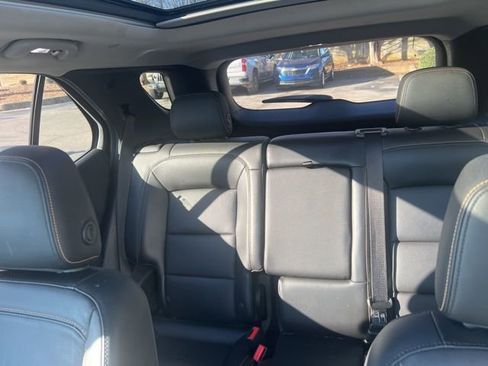 Used 2018 Chevrolet Equinox Premier image 13