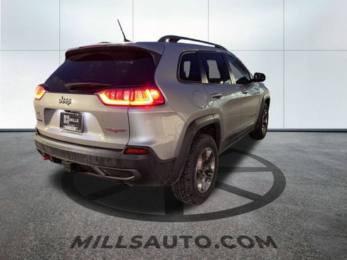 Used 2019 Jeep Cherokee Trailhawk w/ Cold Weather Group image 4