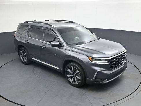 Used 2025 Honda Pilot Touring image 21