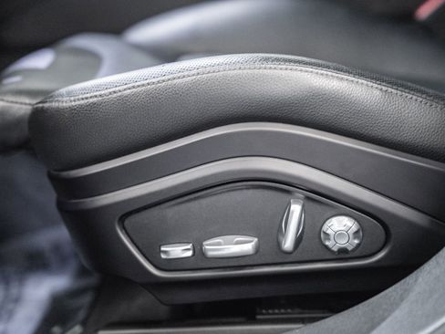 Used 2018 Porsche Panamera 4 w/ Premium Package Plus image 42