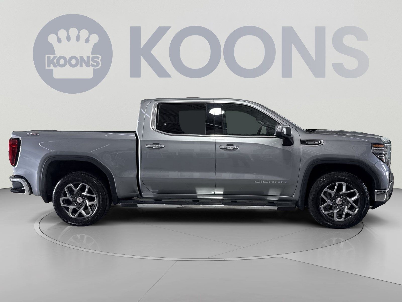 Used 2024 GMC Sierra 1500 SLT AWD/4WD image 12
