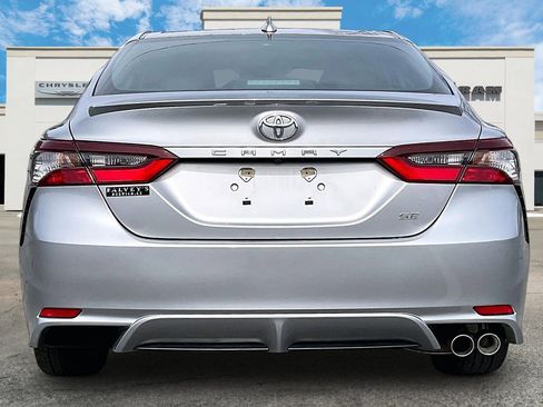 Used 2023 Toyota Camry SE image 4
