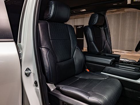 Used 2024 Toyota Sequoia Platinum image 29