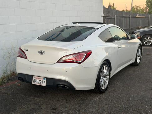 Used 2013 Hyundai Genesis 3.8 image 5