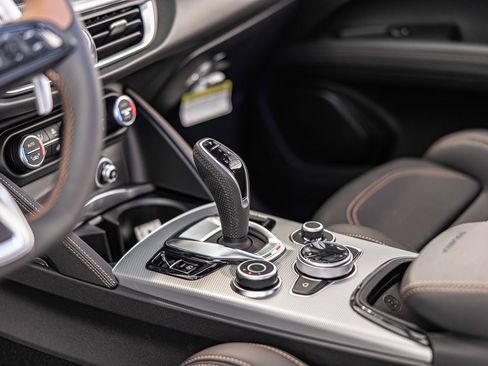 New 2025 Alfa Romeo Stelvio Sprint image 23