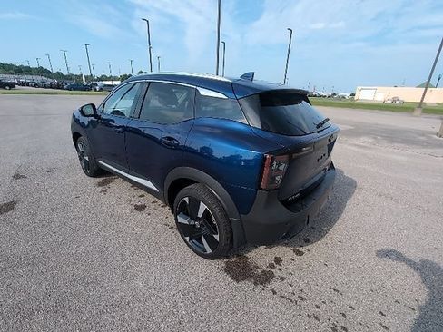 Used 2025 Nissan Kicks SR FWD image 9