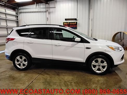 Used 2014 Ford Escape SE w/ Equipment Group 201A AWD/4WD image 2