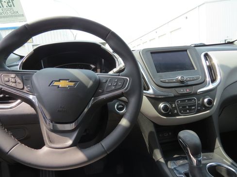 Used 2023 Chevrolet Equinox LT w/ Driver Convenience Package image 19