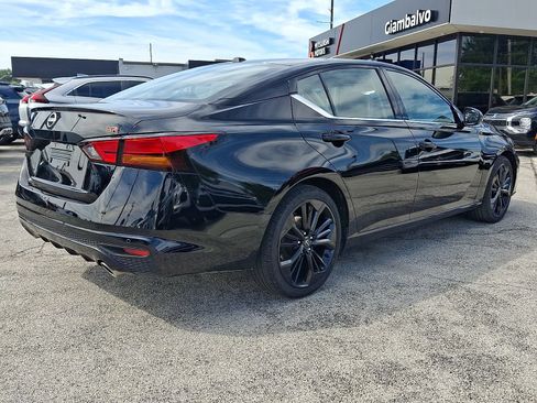 Used 2025 Nissan Altima 2.5 SR FWD image 2