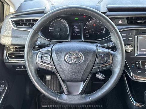 Used 2018 Toyota Avalon XLE Plus w/ Carpet Mat Package image 9