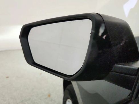 Used 2022 Chevrolet Equinox LS w/ LS Convenience Package FWD image 16