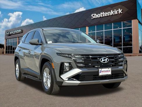 New 2026 Hyundai Tucson SE image 3