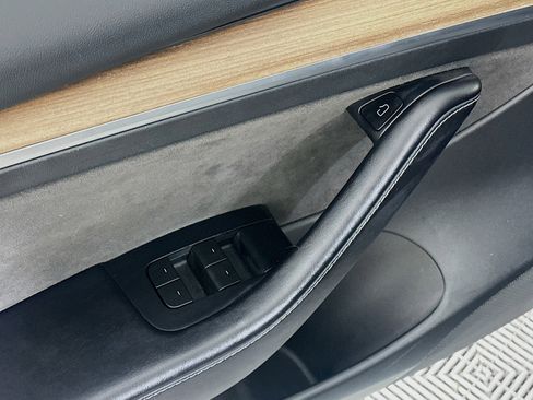 Used 2023 Tesla Model 3 Performance image 15