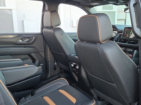 Used 2024 GMC Yukon AT4 w/ Technology Package image 35