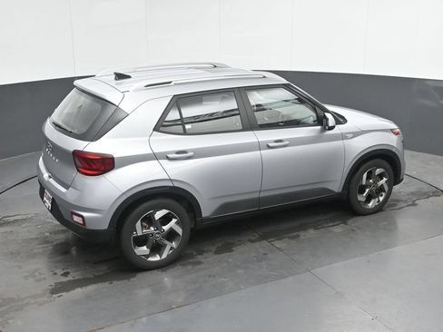 Used 2022 Hyundai Venue SEL FWD image 26