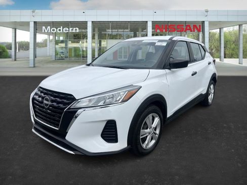 Certified 2023 Nissan Kicks S image 1