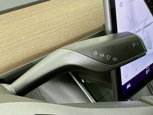 Used 2021 Tesla Model Y Long Range image 23