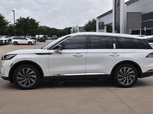 New 2026 Lincoln Aviator 2WD image 11