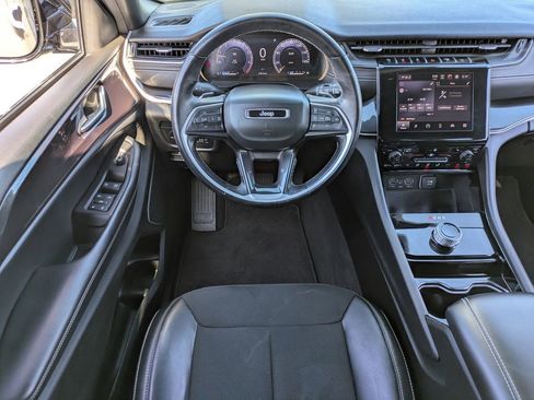 Used 2021 Jeep Grand Cherokee L Laredo image 18