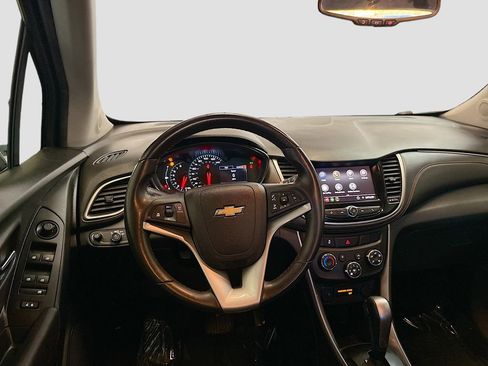 Used 2020 Chevrolet Trax LT w/ LT Convenience Package AWD/4WD image 20