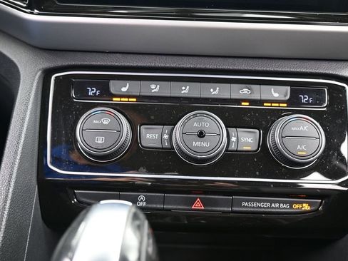 Used 2022 Volkswagen Atlas SE w/ Black Wheel Package image 25