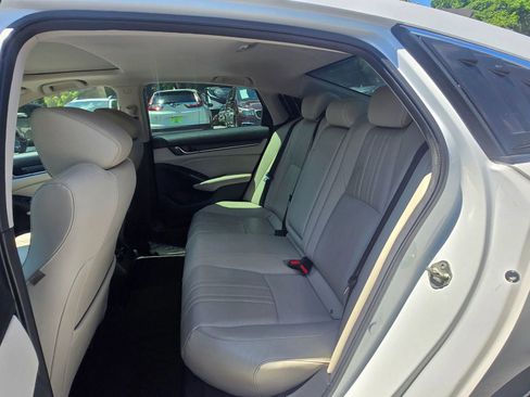 Used 2019 Honda Accord Touring image 10