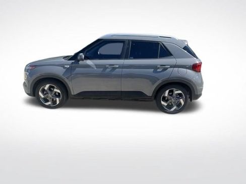 Used 2023 Hyundai Venue SEL FWD image 6