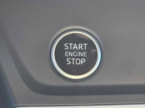 New 2025 Audi Q3 2.0T Premium image 36