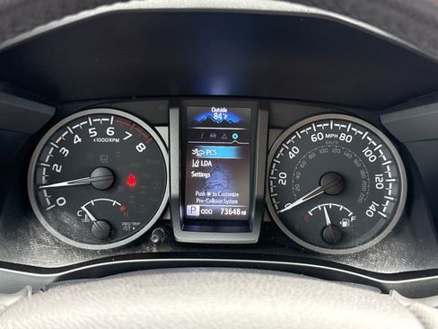 Used 2022 Toyota Tacoma TRD Sport w/ Technology Package AWD/4WD image 18