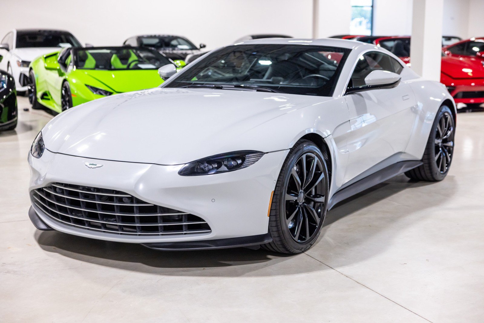 Used 2023 Aston Martin V8 Vantage Coupe RWD image 12